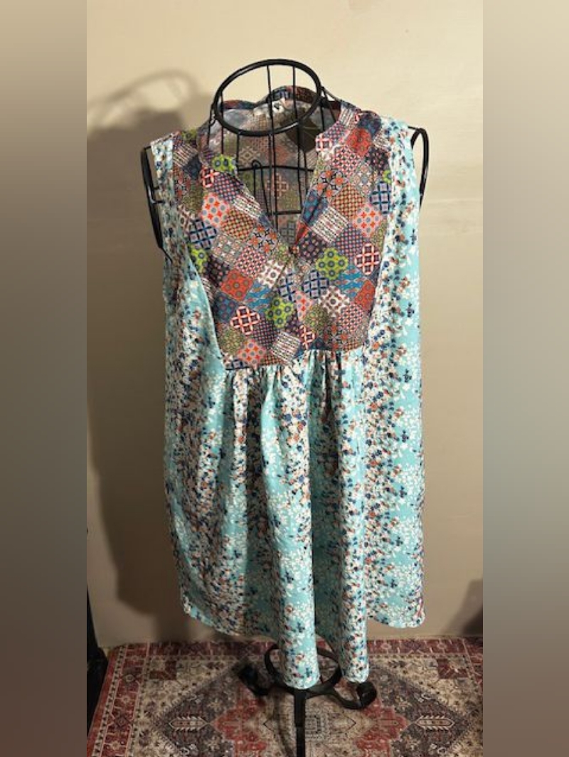 New Boho Womsns Size Medium Dress Light Weight Soft Teal Floral Festival